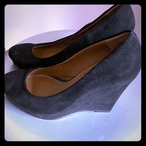 Kelsi Dagger platform wedges.